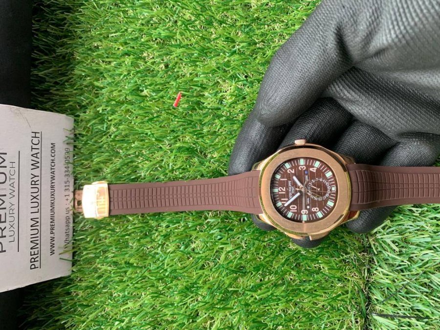 patek aquanaut travel time