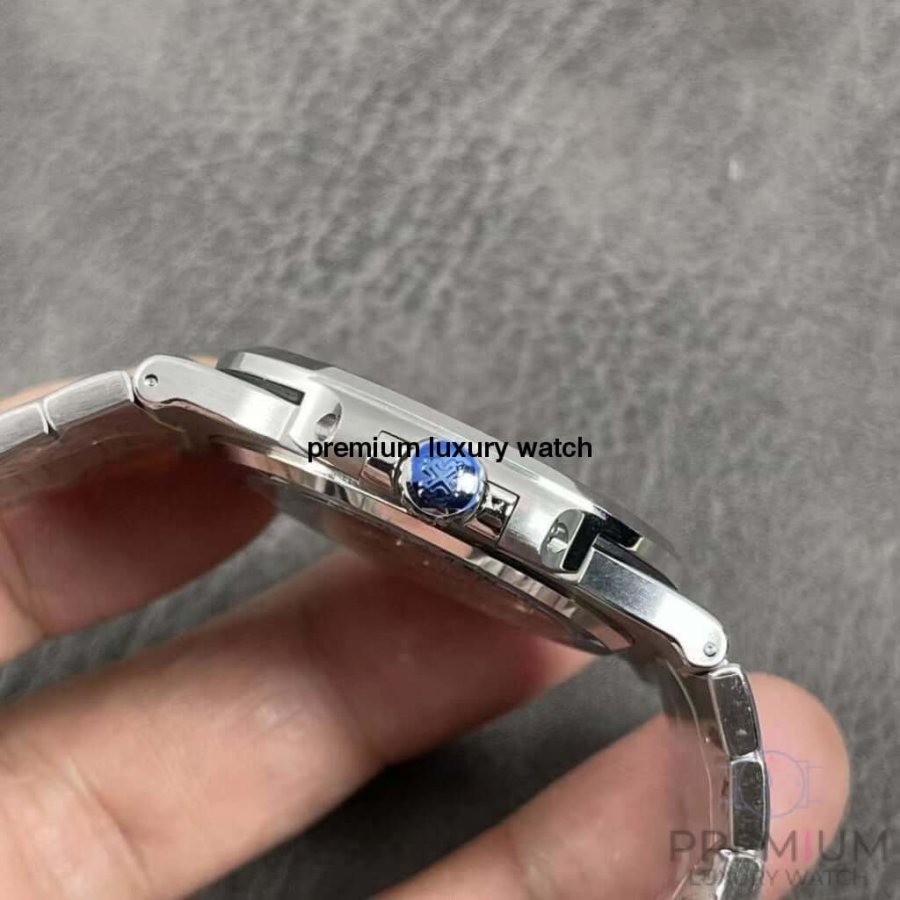 Patek Philippe Nautilus Limited Edition 5711/1A Tiffany Dial Stainless Steel Automatic Watch