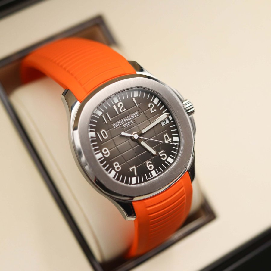 patek philippe aquanaut 40mm