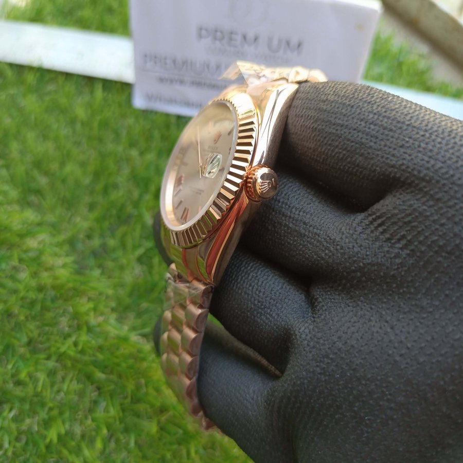 Rolex Day-Date 40 White Roman