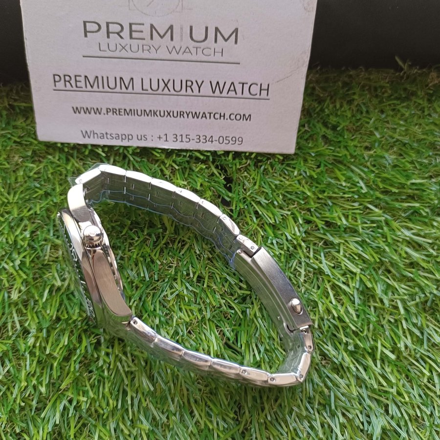 omega seamaster diver 300m co axial master chronometer